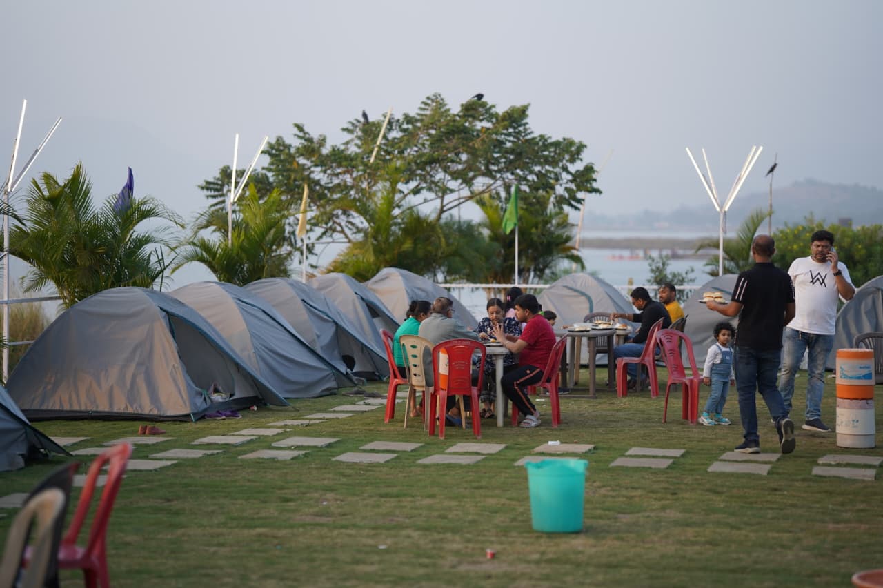 Pawna Machi campsite tents and seating area