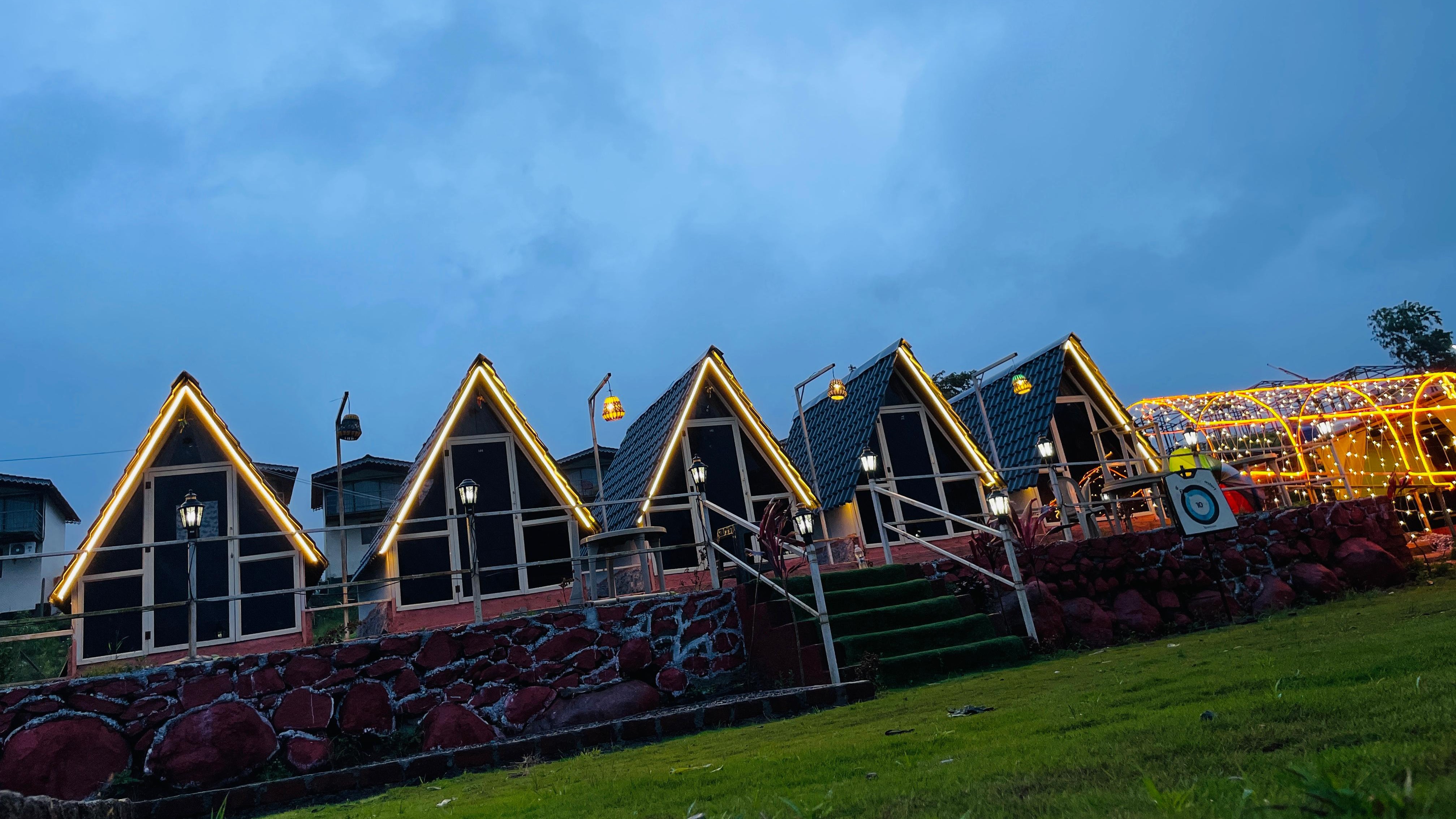 Black Pearl Cottage at Pawna Lake